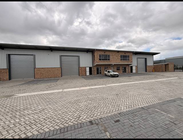 641M² WAREHOUSE FOR SALE IN FIRGROVE